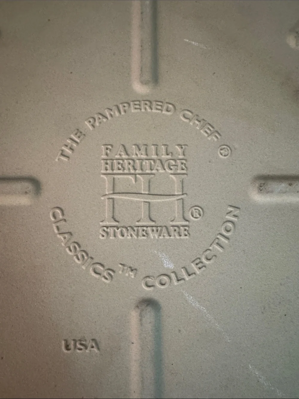 15” Pampered Chef Round Pizza Stone. RETIRED